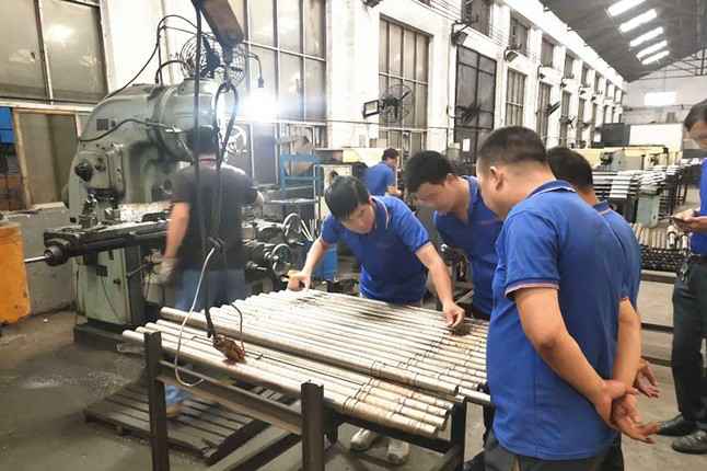 星空体育在线登陆·(中国)官方网站每周对各个工序进行质量监督检验的现场。